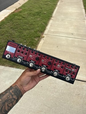 MOOER Red Truck Guitar Multi-Effects Pedal Reverb Delay Distortion Black Used