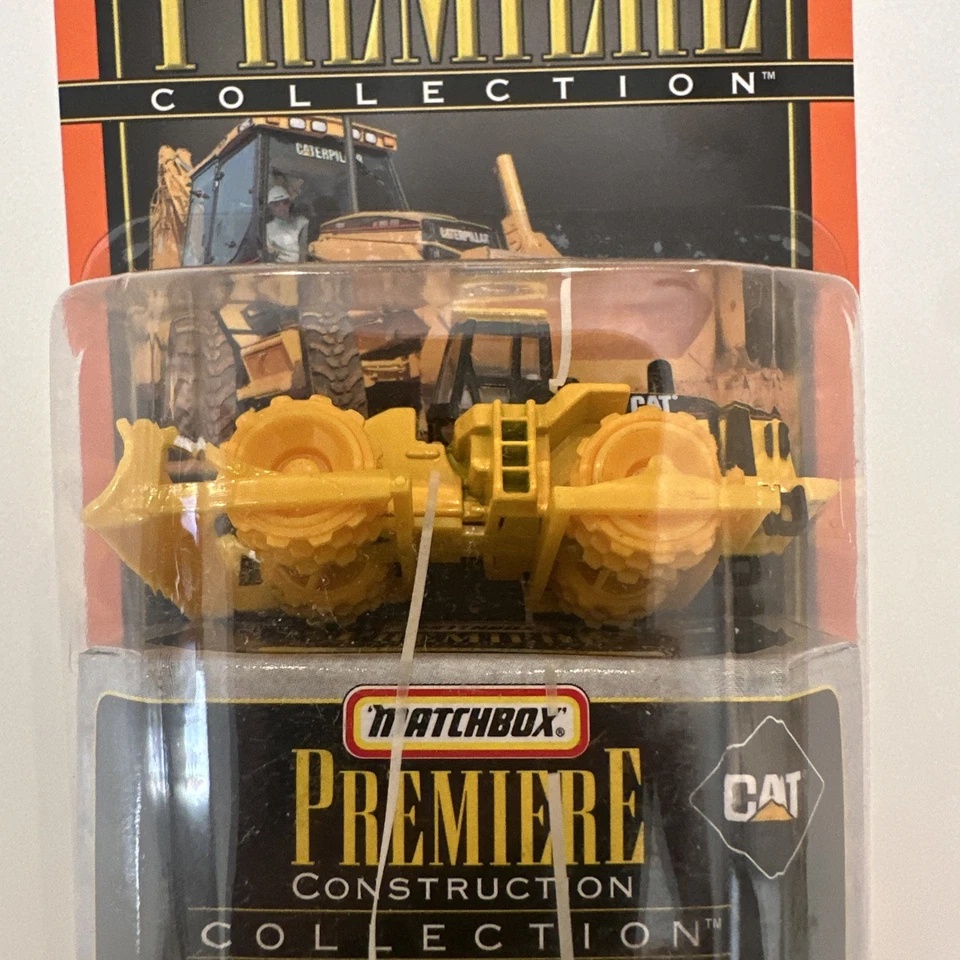 1999 Matchbox Premiere Construction Collection CAT Soil Compactor - Image 3 of 4