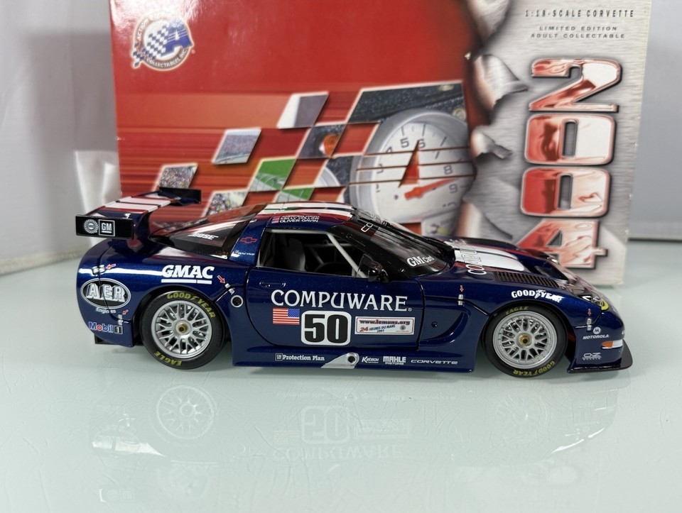 Corvette C5R Le Mans 2002 1/18 AUTOart 80007 - Rouge - Occasion état Vitrine