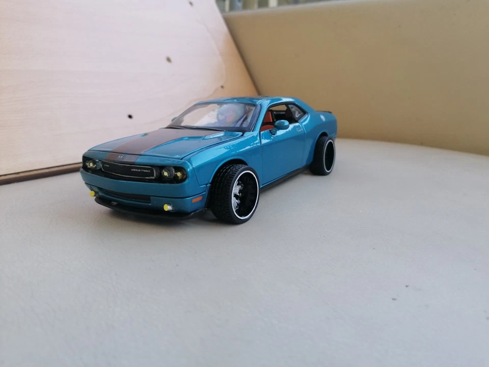 Model 1:24