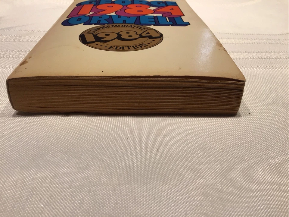 📘 1984 by George Orwell (1983, Signet Paperback) – Commemorative Edition – Good Foto 4 de 4