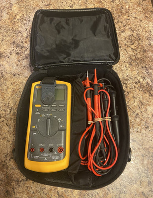 Fluke 87 V True RMS Digital Multimeter 6000 Count CAT III w/ Leads & Case