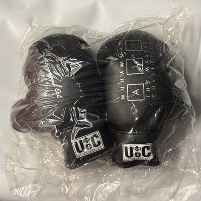 2000 Upper Deck Master Collection  Muhammad Ali  mini gloves