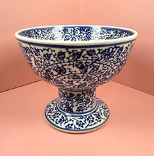 Blue & White Chinese Style Porcelain Dish bowl 6in x 5 in Floral Pedestal Footed