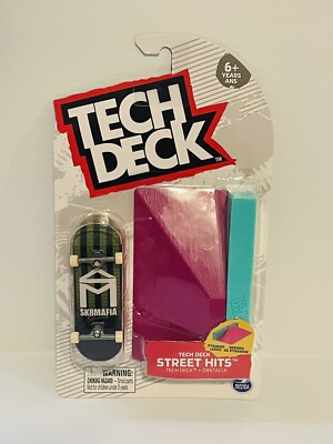 Tech Deck Street Hits PYRAMID LEDGE Obstacle + SK8MAFIA Fingerboard Skateboard