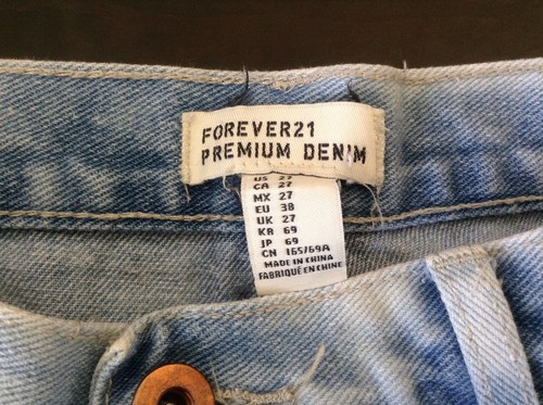 FOREVER 21 Premium Denim High Rise Acid Wash Destroyed Denim Cut Off Shorts 27 - Bild 3 von 3