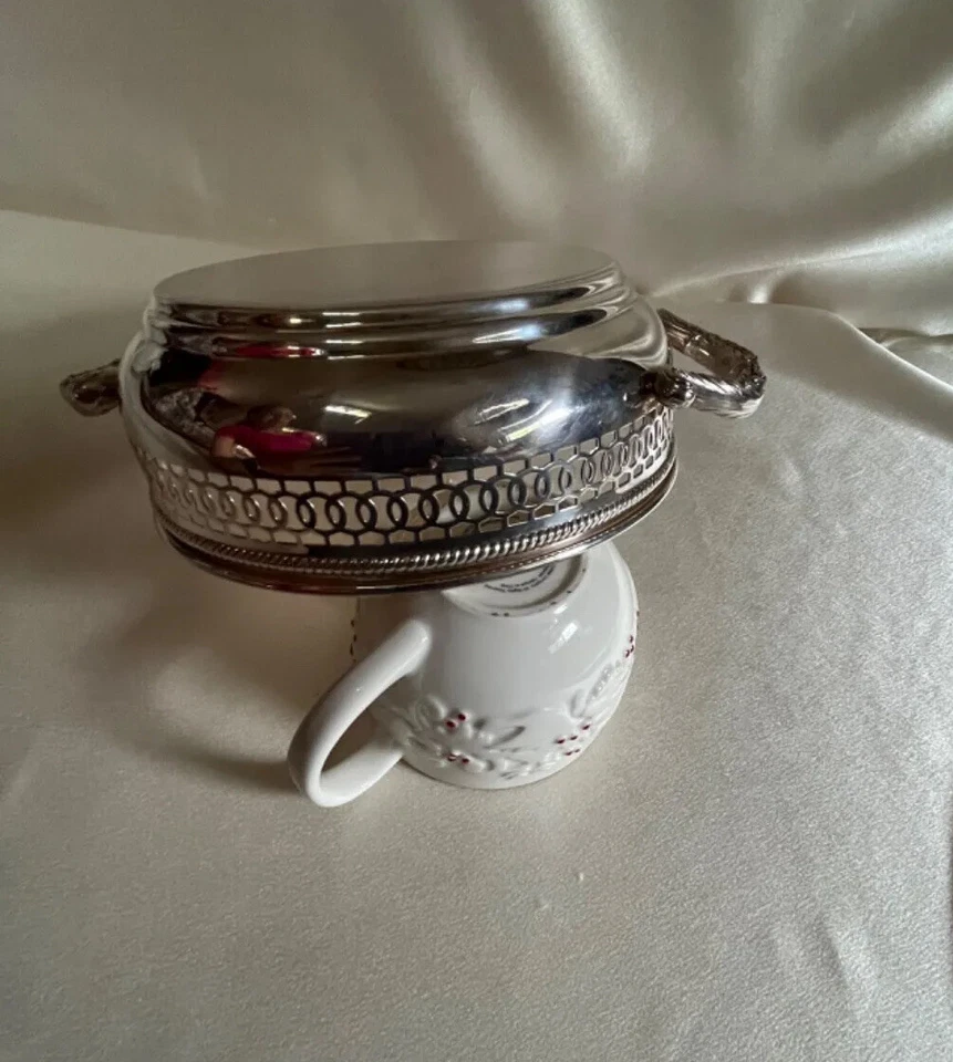 Towle Silverplate Casserole Bowl Holder W/Handles Vintage 8.25”W x 3”T - Image 3 of 3