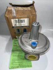 Maxitrol 210D-1010-0005 Gas Pressure Regulator 1-1/4” 10PSIG Max *New In Box*