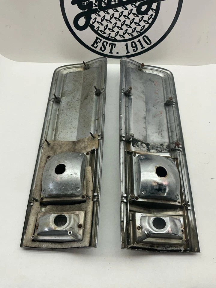 66 lanternas traseiras direita e esquerda Plymouth Sport Fury - Imagem 2 de 4