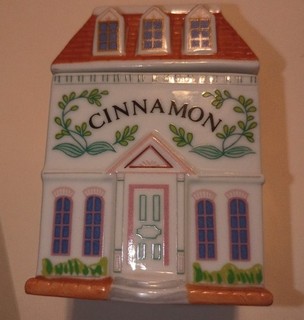 Vintage 1989 The LENOX Spice Village/ Cinnamon House/ Fine Porcelain Handcrafted
