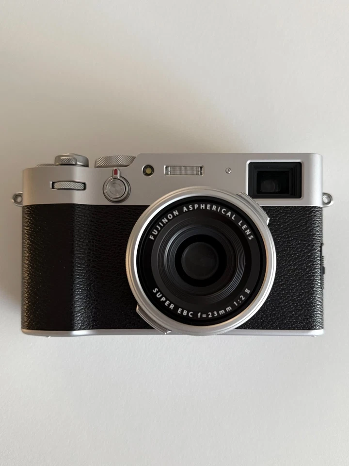 Fujifilm X100V, photo 2 of 5
