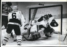 1993 Press Photo Admirals hockey goalie Larry Dyck in action against Atlanta