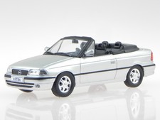 Opel Astra F Convertible silver diecast modelcar in showcase 1:43