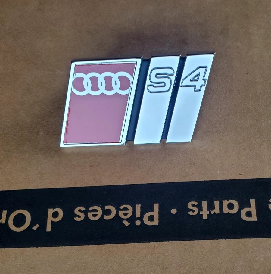 original S4 Logo Audi A4 B5 Clip Schriftzug Emblem Plakette Grill Kühlergrill - Bild 4 von 4