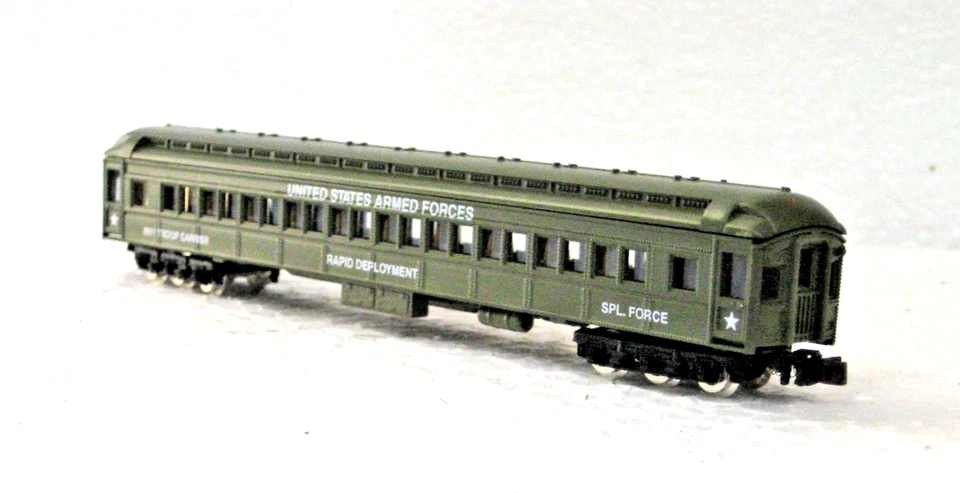 N SCALE US ARMY TROOP HARRIMAN COACH CAR # 88611 PASSENGER CAR - Image 4 of 4