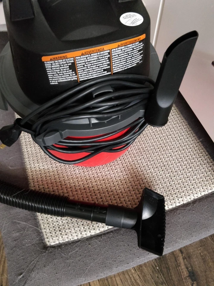 Aspiradora portátil de taller Craftsman 2,5 galones 2,5 HP pico 120 voltios Foto 2 de 4