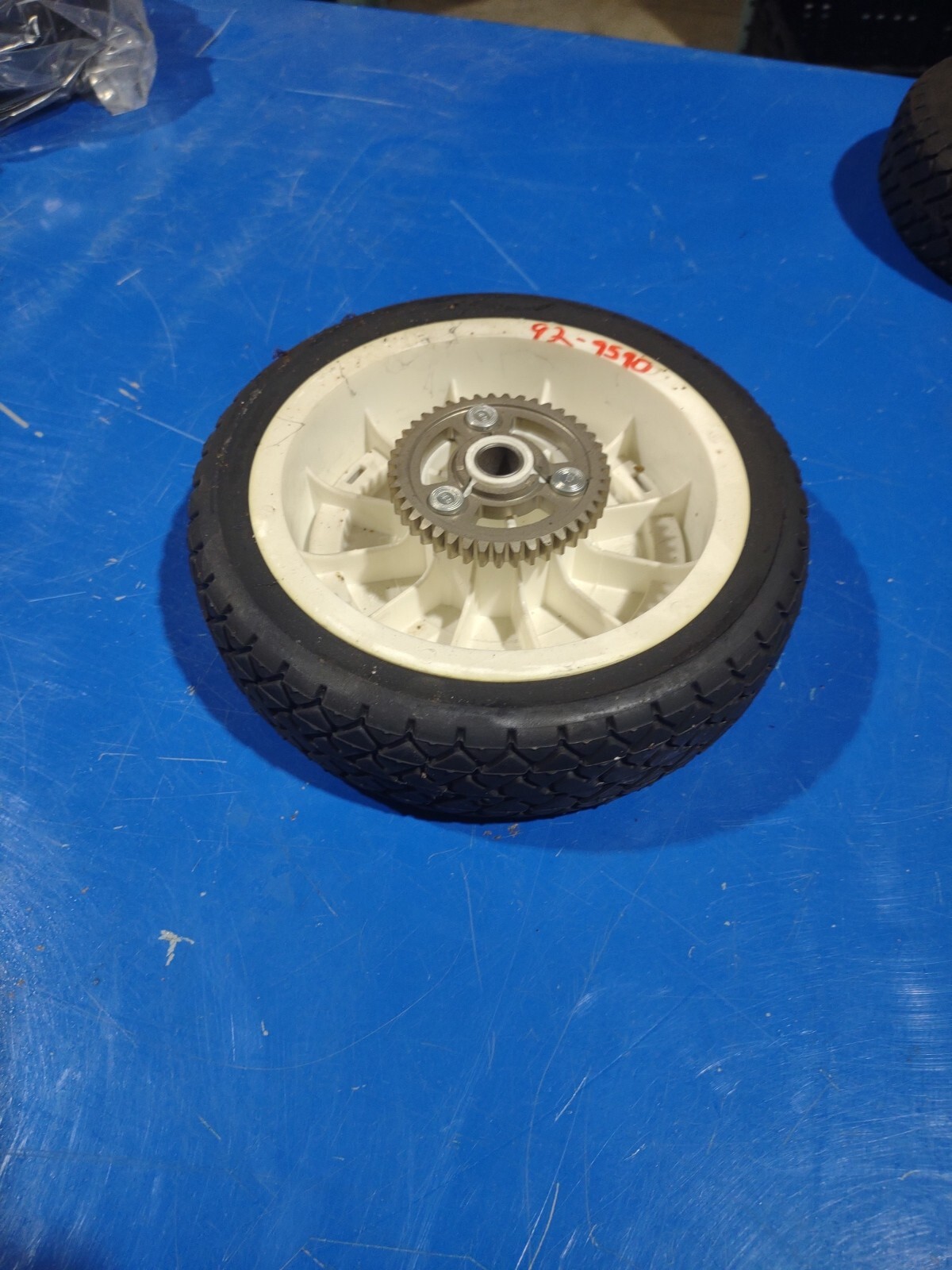 Gruppo Ruote Originale Toro Per Tosaerba Riciclatori - Codice 92-9590, Confezione Da 2 Pezzi, Compatibile Con Modello R-21SB E Altri - Foto 8