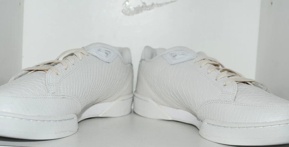  NIKE TENNIS CLASSIC ULTRA LEATHER MENS TENNIS SHOES - MENS SIZE 9 - Image 4 of 4