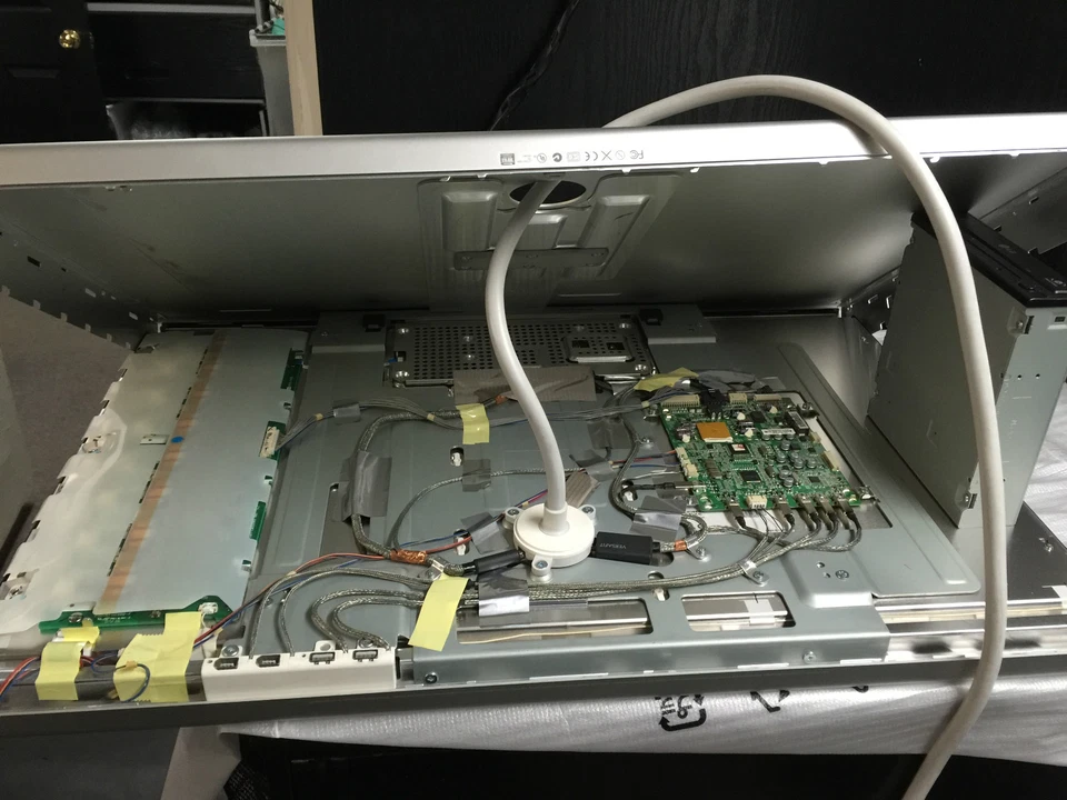 PANTALLA DE CINE APPLE MAC A1083 30" LCD PANEL PLANO USB FIREWIRE HUB Y CABLES Foto 3 de 4