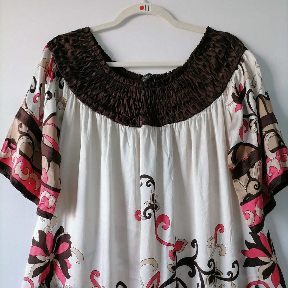 Mini Vestido Bebe Marfil Manga Corta Fuera del Hombro Floral Mezcla Seda Bolsillos Foto 3 de 4