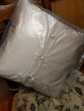 Ralph Lauren Wentworth Satin Throw Pillow Covered Buttons NIP