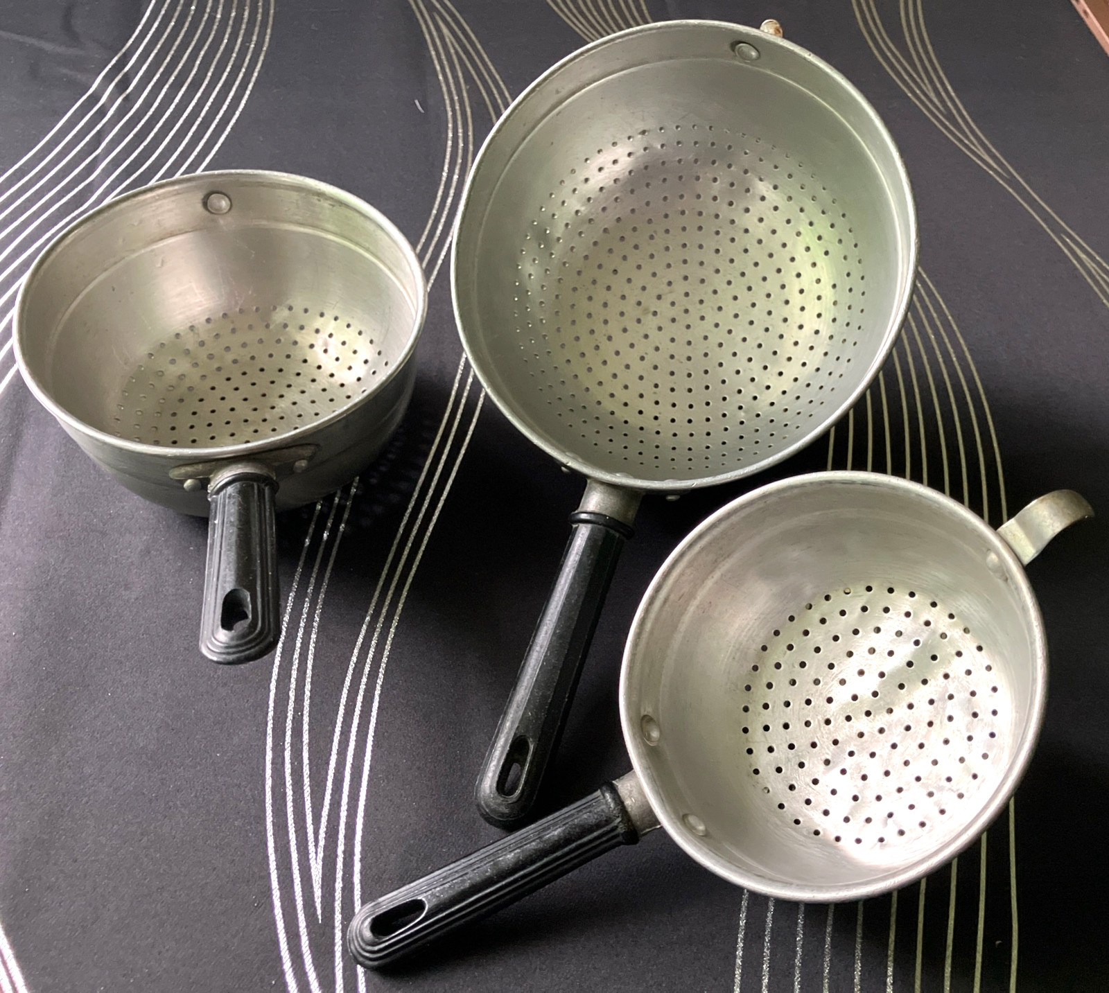 VTG B & M Benjamin Medwin Italian Aluminium Nesting Colander Strainer Set of 3