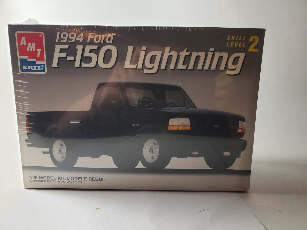 amt 1/25 1994 ford f-150 ライトニング プラモデル完成品 AMT 1994 Ford F-150 Lightning V8 Pickup Truck 1:25 Sealed