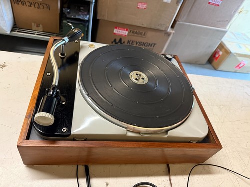 Tocadiscos Thorens TD 124 MK II con brazo Ortofon SMG 212 - Imagen 5 de 10