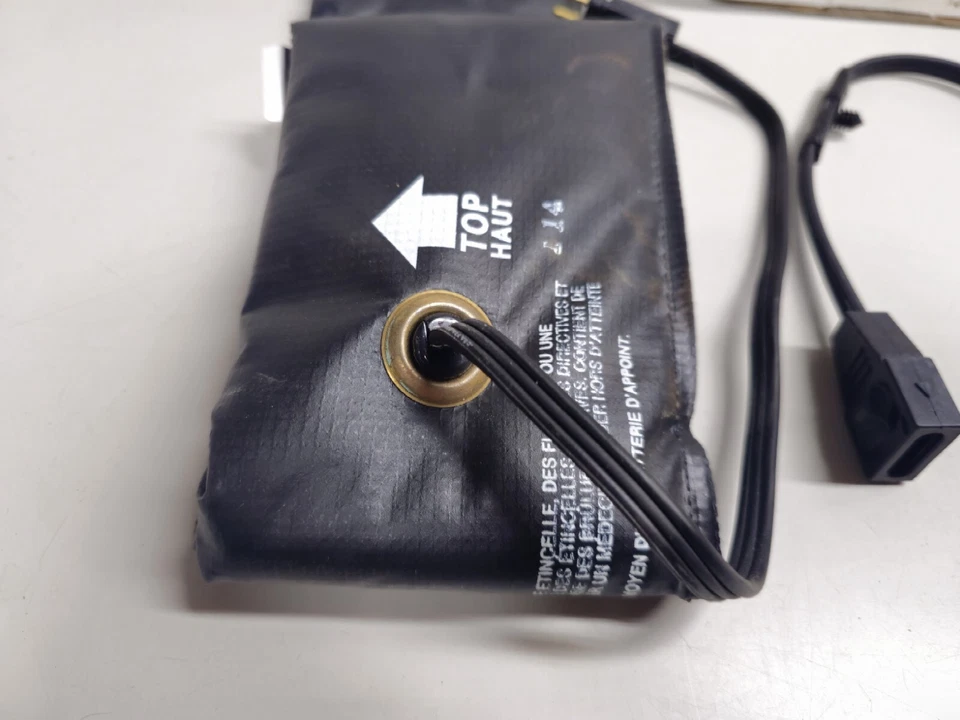 Calentador de batería genuino Mopar 82203641 Chrysler 300M Concorde LHS Intrepid 00-04 Foto 2 de 4