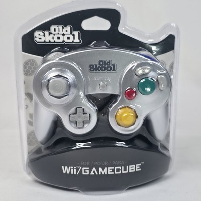 Old Skool Dual Analog Controller for Nintendo Game Cube and Wii - Silver 