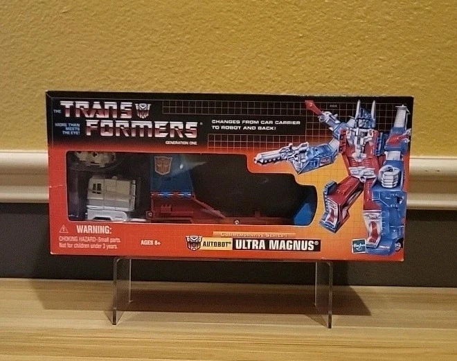 2002 Hasbro Transformers G1 Commemorative Series I Autobot Ultra Magnus MIB - Image 2 of 4