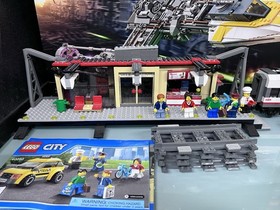 LEGO CITY: Train Station (60050) Box Manual Minifigure (no Taxi)