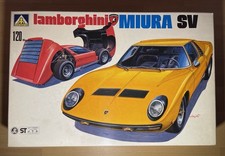 Lamborghini Miura SV im Maßstab 1:24 vom Hersteller Aoshima
