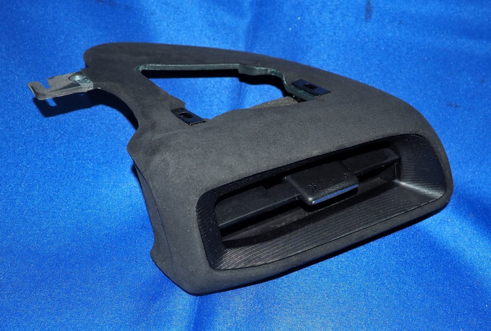 2022-2026 Maserati MC20 MCPura Driver Side Right Air Vent W/Alcantara Housing OE