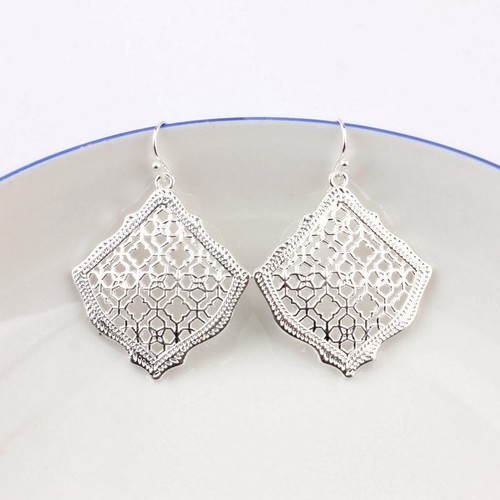 Orecchini Gancio Filigree Floreali Geometrici Openwork Aquilone Donna Moda Gioielli - Foto 23 di 23