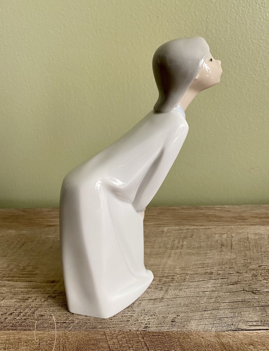 Lladro NAO Girl Kissing Porcelain Figurine #4873 Retired No Box | eBay