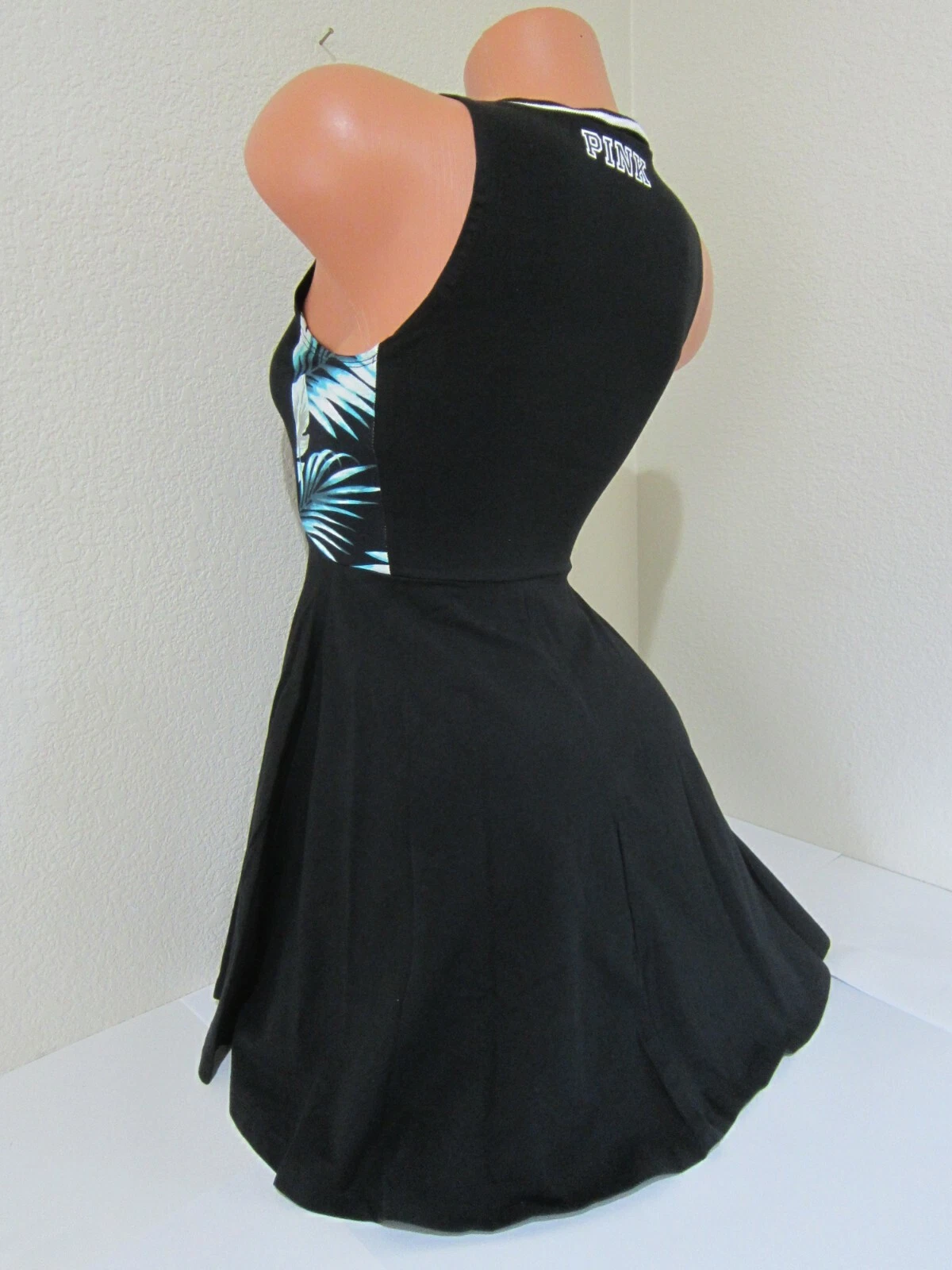 UNDERCOVER Abito mini skater Victoria Secret rosa NERO palma tropicale LOGO XS SVASATO COPRICOSTUME