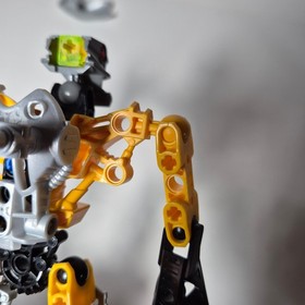 LEGO Bionicle 8697 TOA IGNIKA Building Set *NEAR COMPLETE READ DESCRIPTION*