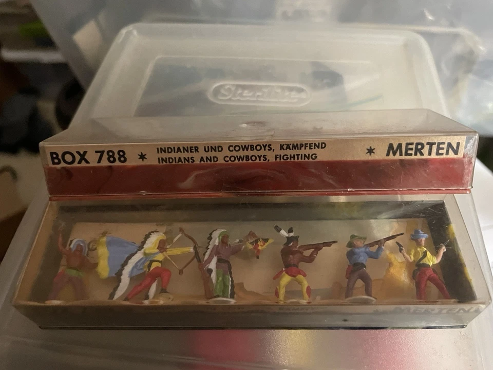 VINTAGE HO SCALE 1/87 MERTEN 794 788 NATIVE AMERICAN INDIAN FIGURES & COWBOYS BO - Image 2 of 4