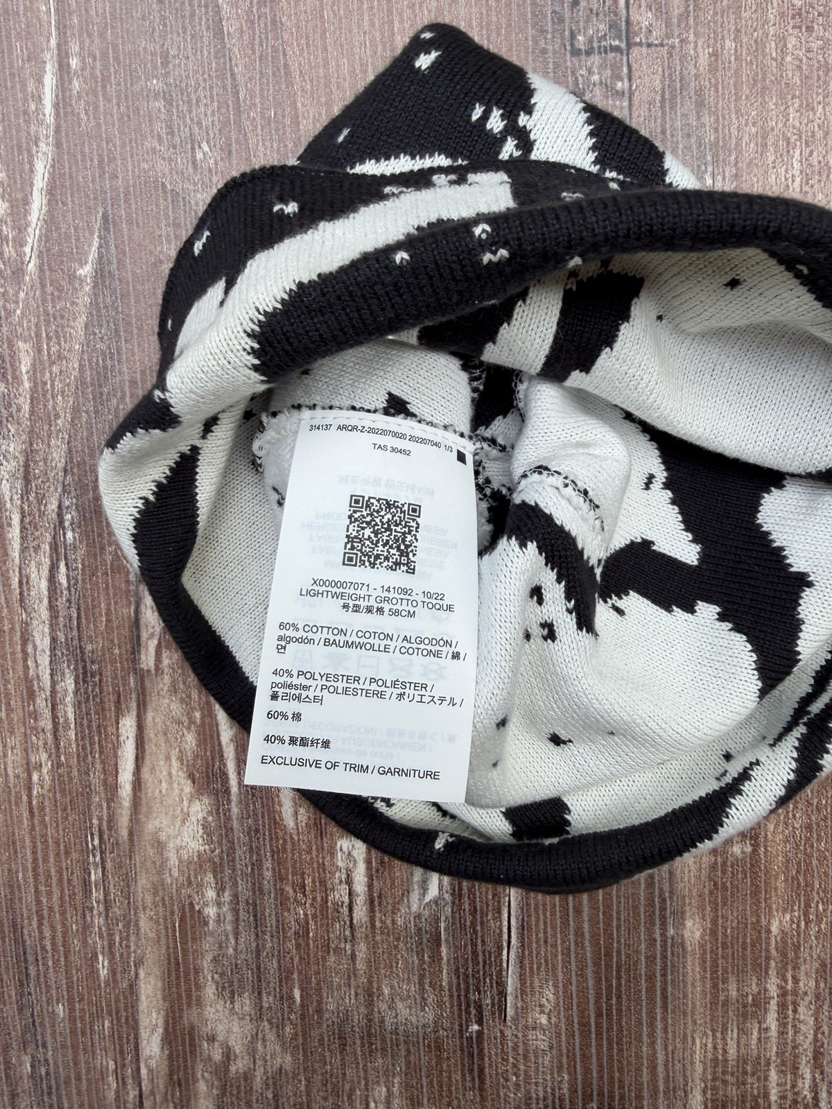 Men’s Arc’teryx Grotto Toque Beanie Black and White One Size image 2