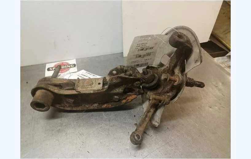 Nudillo y brazo de dirección delantera izquierda del conductor de 1972 Dodge Dart freno de disco 9388860 Foto 3 de 4