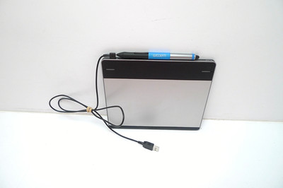 Wacom Intuos Small Tablet CTL-480 w/ Pen & Cable