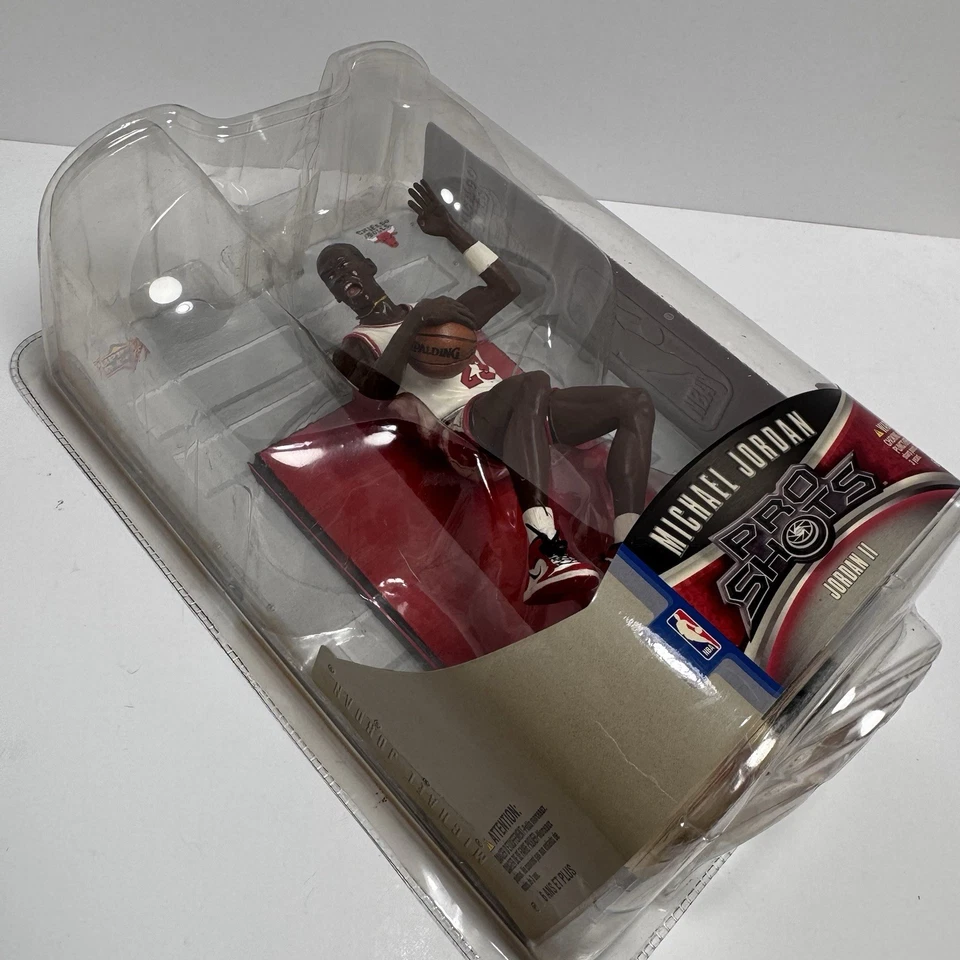 Michael Jordan Upper Deck Pro Shots Series 1 Action Figure (NIB) - Image 2 of 4