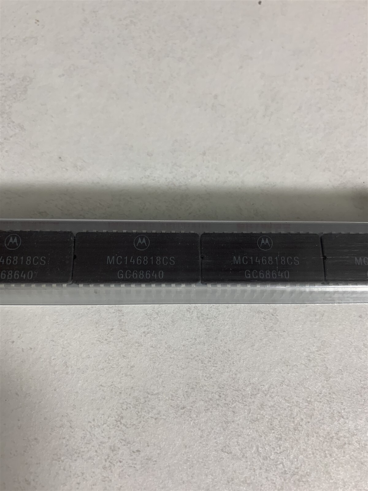 NOS In Plastic Genuine Motorola QTY 20 Pieces MC146818CS Real Time Clock G3-2