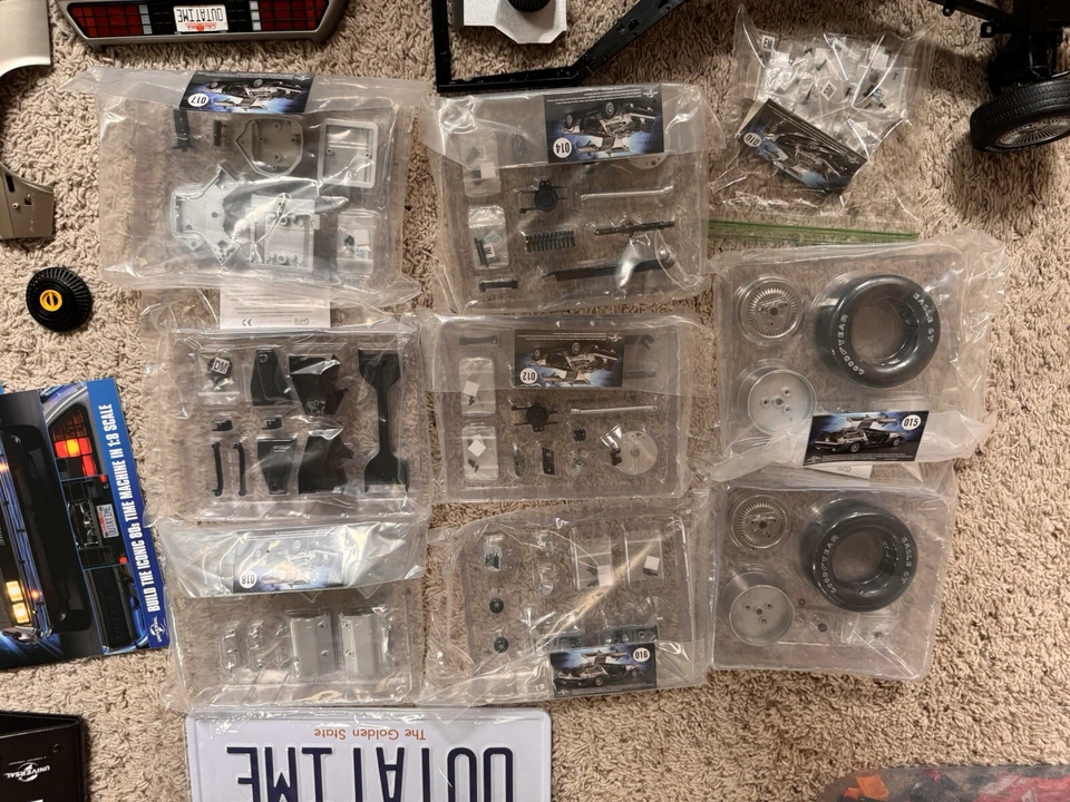 EAGLEMOSS BUILD THE BACK TO THE FUTURE DELOREAN ISSUE 1 Through 18 (18 issues) - Image 4 of 4