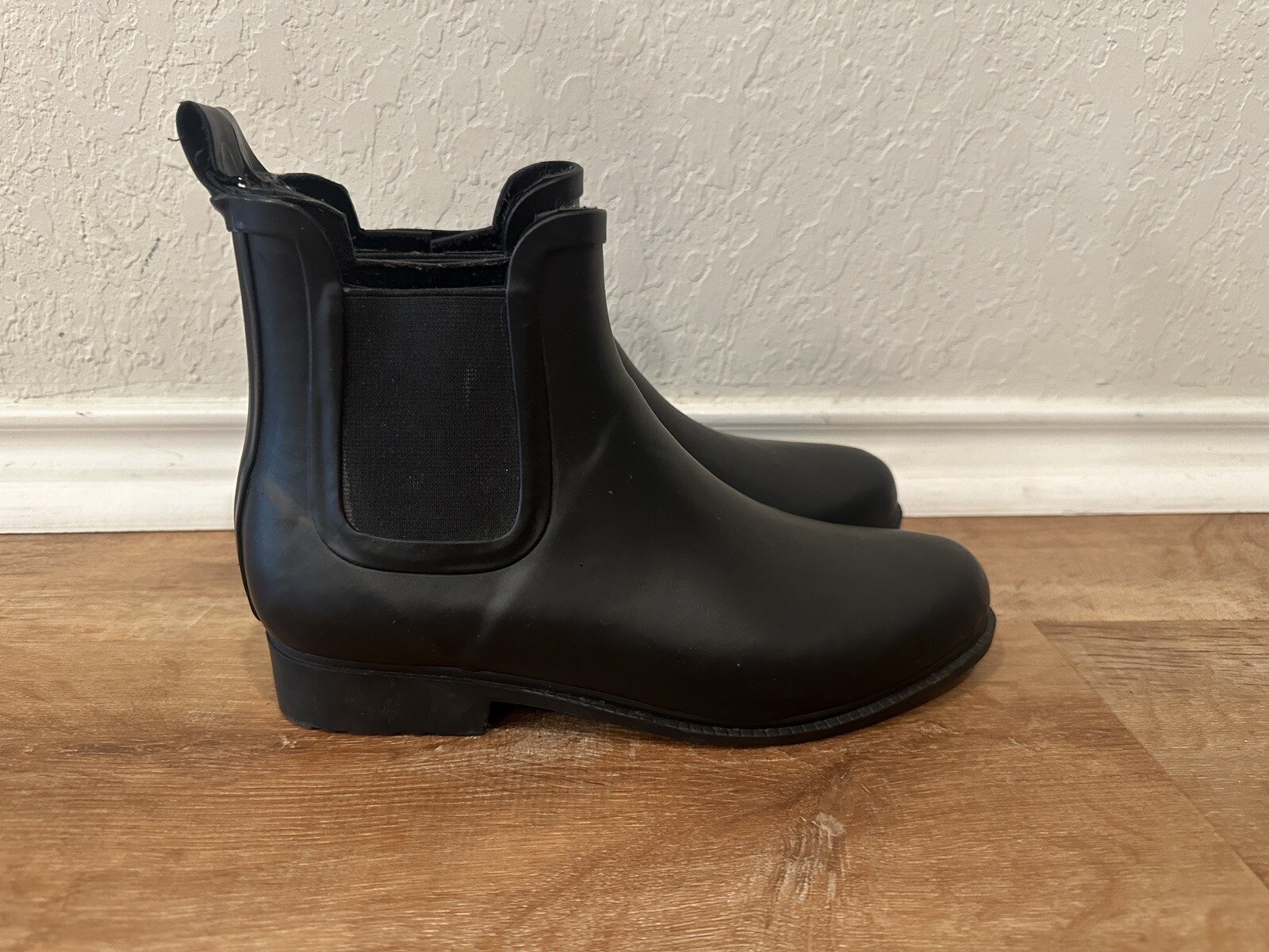 GAP rain boots Women’s Size 7-image