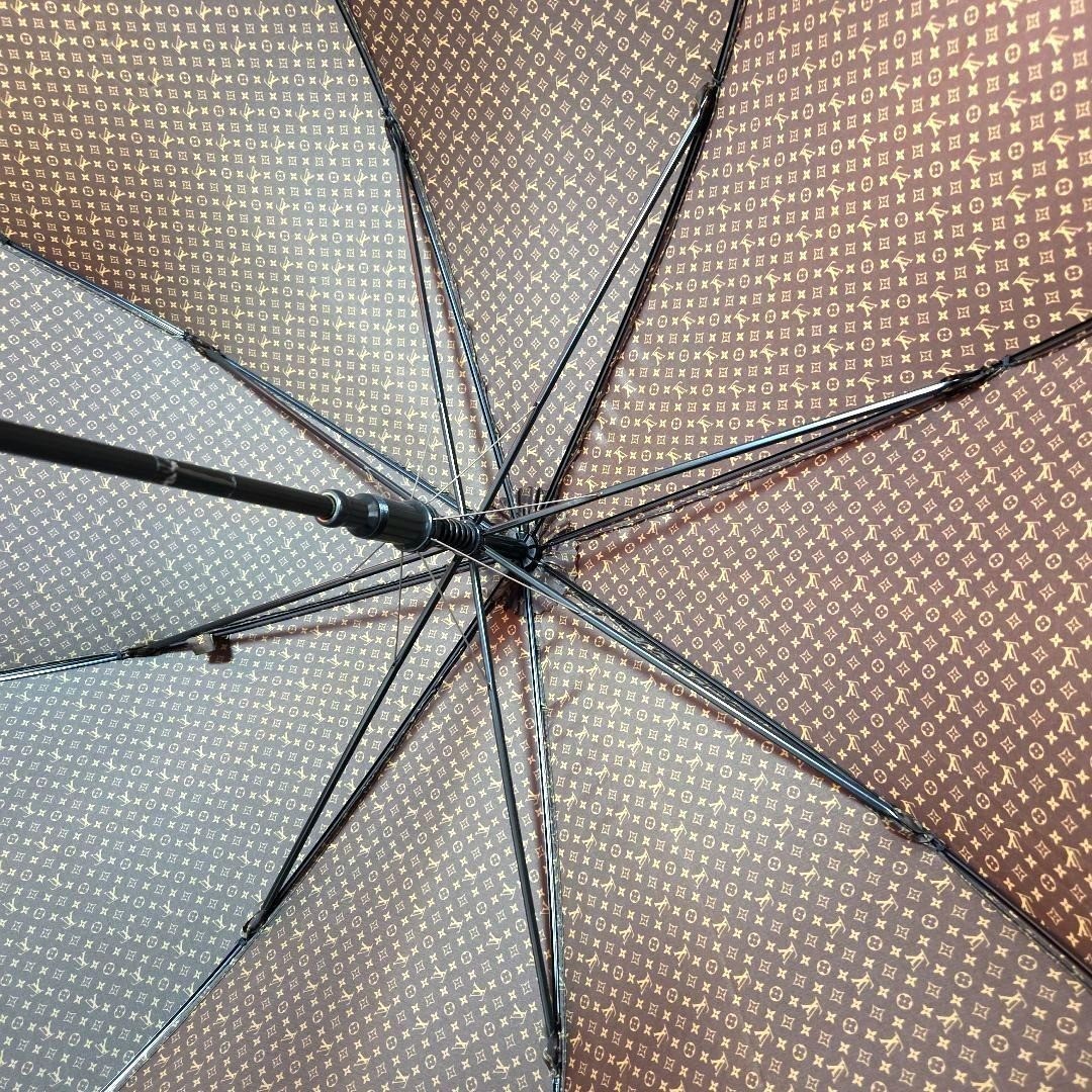LOUIS VUITTON LV Monogram Long Umbrella with Flip-Up Wood Handle