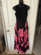 NWT Long Floral Print Dress. Sleeveless, Side Zipper. Flowy Bottom. Size Small
