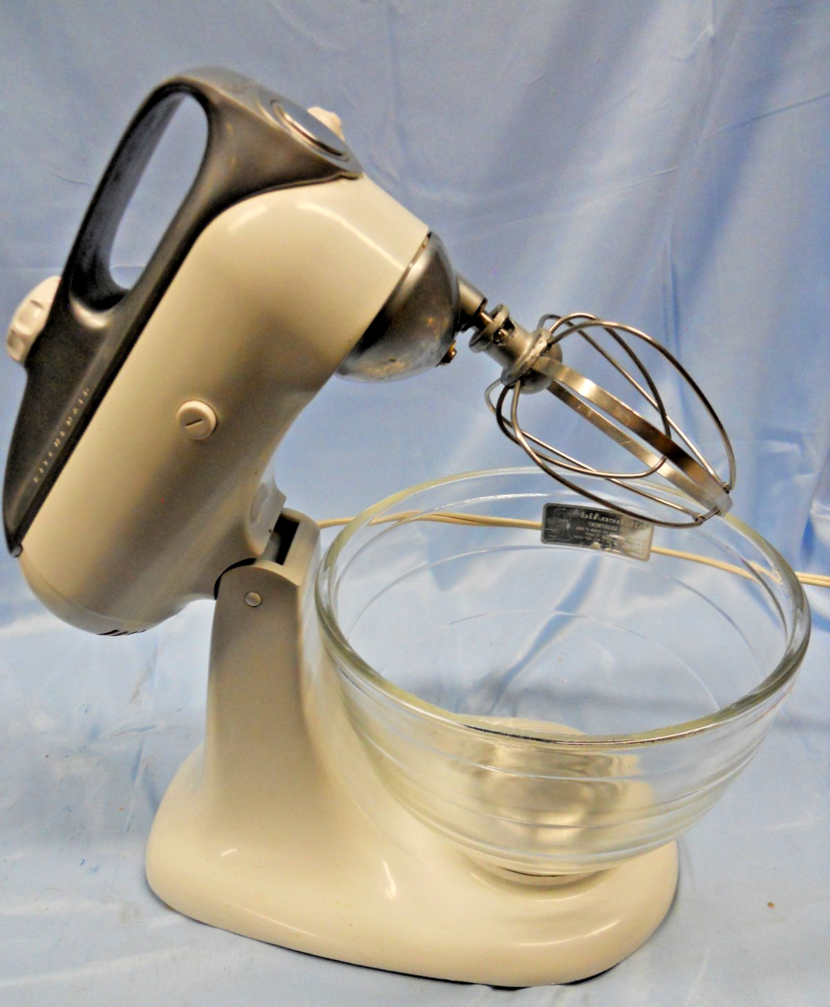 VINTAGE  KITCHENAID MIXER  MODEL 4C STAND MIXER w/ BEEHIVE GLASS BOWL & BEATER