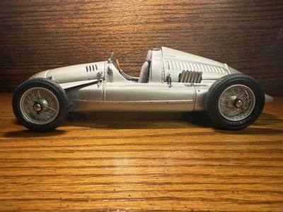 CMC 1/18 Auto Union Typ D ① CMC 1/18 Auto Union Type D 1938-1939 Diecast Model Car Silver
